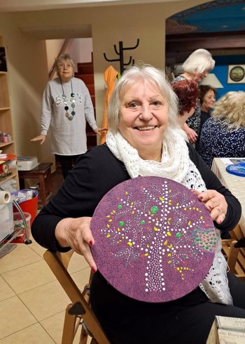 Maľba bodkovaním na plátne